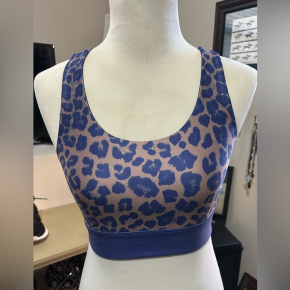 Good American NWOT The Step Bra in Leopard. Size 2. US M. Leggings Size 3. - Picture 4 of 15